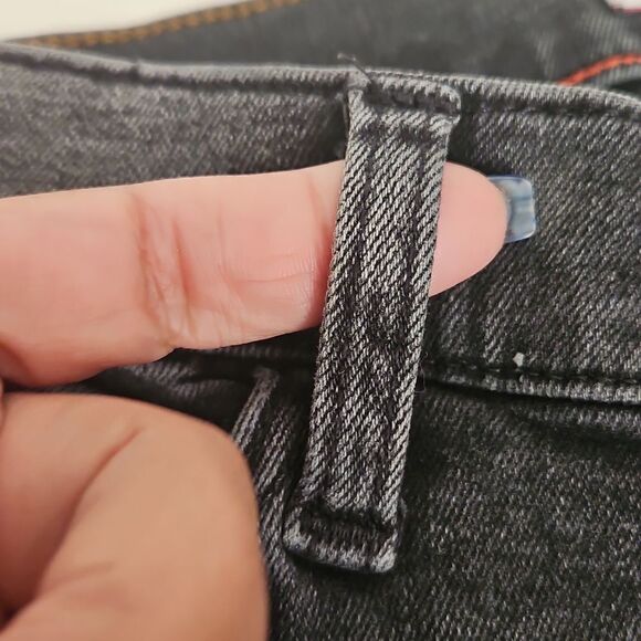 Women's Black Mid-Rise Distressed Skinny Jeans - Picture 11 of 16